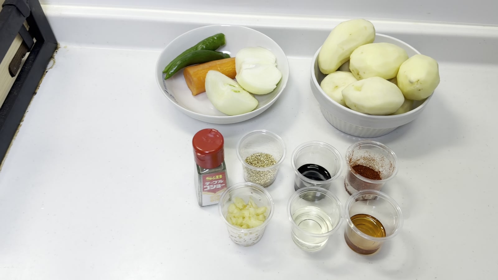 じゃがいも炒めに使う野菜と調味料